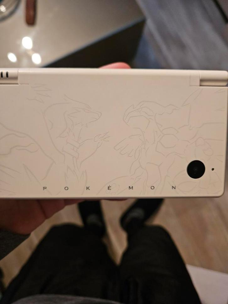 Nintendo DSi XL Pokémon White Edition, Spelcomputers en Games, Spelcomputers | Nintendo DS, Gebruikt, Dsi XL, Wit, Met games, Ophalen of Verzenden