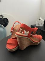 Te Koop Sandalen met Sleehakken nieuw mt 39, Kleding | Dames, Ophalen of Verzenden, Nieuw, Oranje, Sandalen of Muiltjes