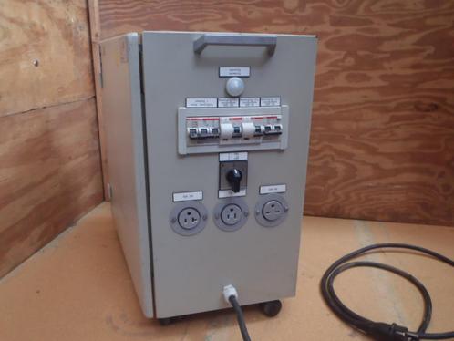 Transformator trafo omvormer voeding. Netaansluiting ingaand, Hobby en Vrije tijd, Elektronica-componenten, Gebruikt, Ophalen