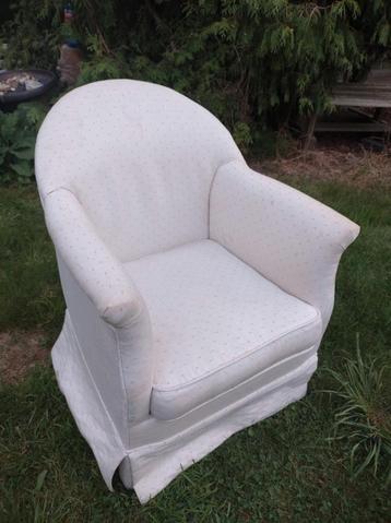 Gratis af te halen fauteuil  beschikbaar voor biedingen