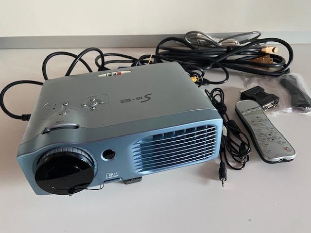 Beamer Acco NOBO S18E DLP met afstandsbediening, Audio, Tv en Foto, Beamers, Gebruikt, DLP, Ophalen