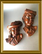 Twee Italiaanse papier-maché muurmaskers, meisje en jongen, Antiek en Kunst, Curiosa en Brocante, Ophalen of Verzenden