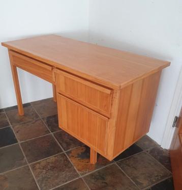 Vintage bureau jaren 60 bezorgen mogelijk  beschikbaar voor biedingen