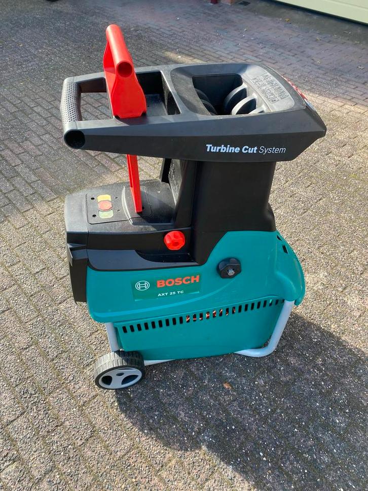 Bosch electrische hakselaar AXT25TC, Tuin en Terras, Hakselaars, Zo goed als nieuw, Ophalen