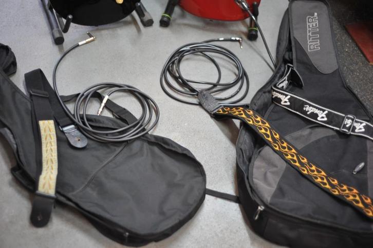 Squier Stratocaster en Les Paul clone met versterker., Muziek en Instrumenten, Snaarinstrumenten | Gitaren | Elektrisch, Gebruikt