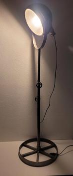 Industriële staande lamp in hoogte verstelbaar, Huis en Inrichting, Ophalen, Zo goed als nieuw, 150 tot 200 cm