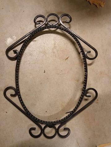 Lijst van smeedijzer voor spiegel of decoratie  beschikbaar voor biedingen