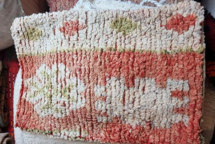 Vintage berber kussen, marokkaans kussen, Huis en Inrichting, Woonaccessoires | Kussens, Zo goed als nieuw, Vierkant, Verzenden