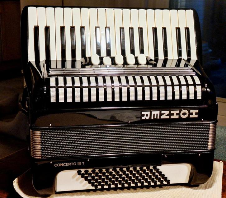 Accordeon Hohner Concerto III T 72 bas 3 korig, Muziek en Instrumenten, Accordeons, Zo goed als nieuw, 72-bas, Hohner, Ophalen