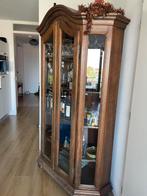 Antieke houten vitrinekast met schuine hoeken, Huis en Inrichting, Kasten | Vitrinekasten, Ophalen of Verzenden, Zo goed als nieuw
