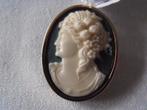 Gouden broche / hanger porseleinen camee met vrouwenportret, Overige voorstellingen, Ophalen of Verzenden, Zo goed als nieuw, Goud