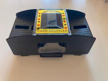 automatische kaartenschudder - card shuffler   beschikbaar voor biedingen