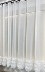 Prachtige vitrage - gordijnen met ringen en 3D rozen, Wit, Nieuw, Ophalen of Verzenden, 200 cm of meer