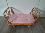 Poppie Toys rotan poppenbed roze 50x30x28, Ophalen of Verzenden, Zo goed als nieuw, Overige typen
