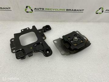 Versnellingsbaksteun Ford Focus Wagon 3 ORIG AV61-R6K034-AB beschikbaar voor biedingen