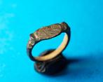 Vingerring - 15/16e eeuw - Brons - Bodemvondst - D, Ophalen of Verzenden, Brons, Ring
