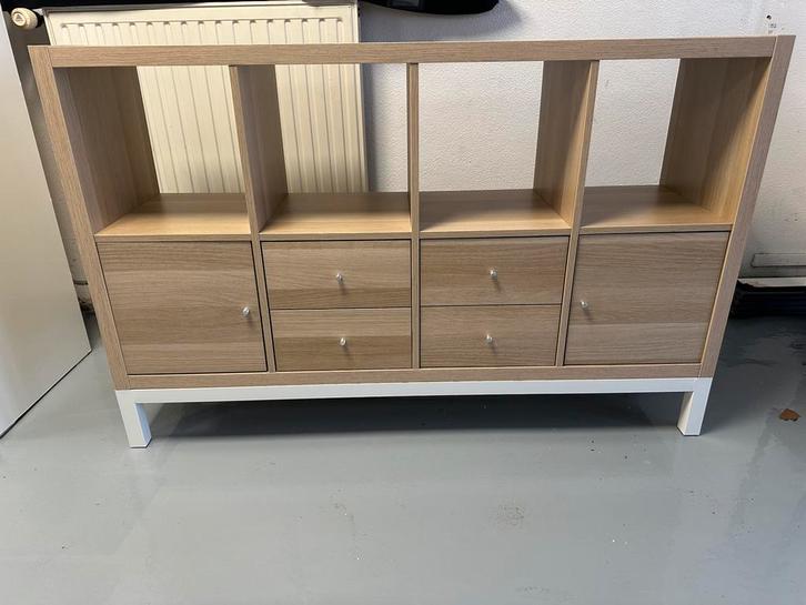 Dressoir Ikea Kallax kleur eiken incl wit onderstel, Huis en Inrichting, Kasten | Dressoirs, Zo goed als nieuw, 100 tot 150 cm