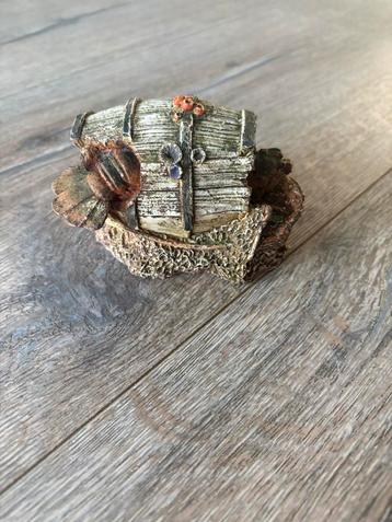 Aquarium ornament beschikbaar voor biedingen