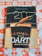 Guiness book of darts - derek brown boek, Ophalen of Verzenden, Gelezen