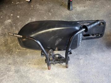 Peugeot T1 (fox) stuur en buddyseat met passende sleutel. beschikbaar voor biedingen