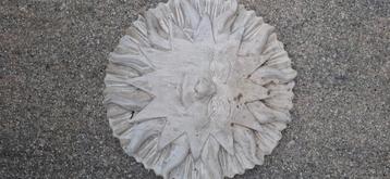 Betonnen Zon Gezicht Tuinornament beschikbaar voor biedingen