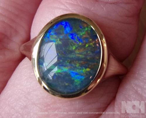 Kostbare nieuwe geelgouden zegelring met Australische Opaal, Sieraden, Tassen en Uiterlijk, Ringen, Nieuw, Dame of Heer, 18 tot 19