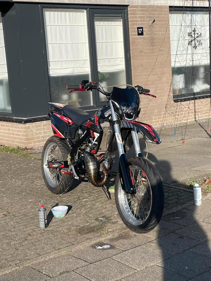 Rieju MRT 50 (77br) Supermotard, Fietsen en Brommers, Brommers | Crossbrommers, Zo goed als nieuw, Overige merken, Ophalen