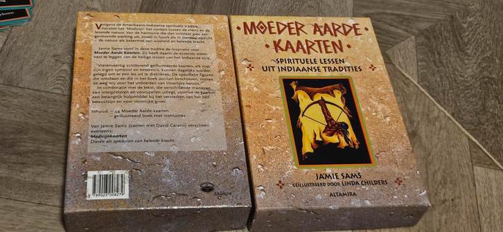 Moeder Aarde Kaarten - 44 Kaarten + Boekje, Boeken, Esoterie en Spiritualiteit, Zo goed als nieuw, Overige typen, Spiritualiteit algemeen