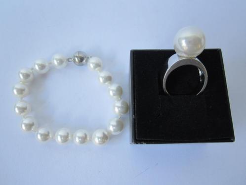 Witkleurige parel armband met ring, Sieraden, Tassen en Uiterlijk, Armbanden, Zo goed als nieuw, Zilver, Ophalen of Verzenden