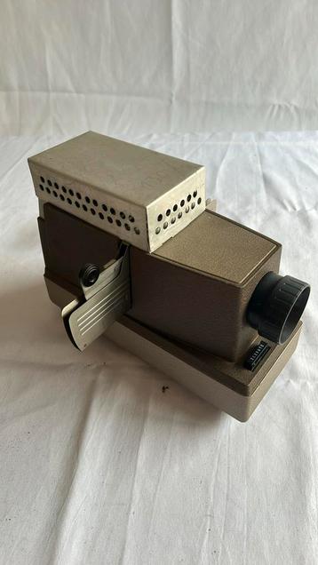 Bell&Howell diaprojector beschikbaar voor biedingen
