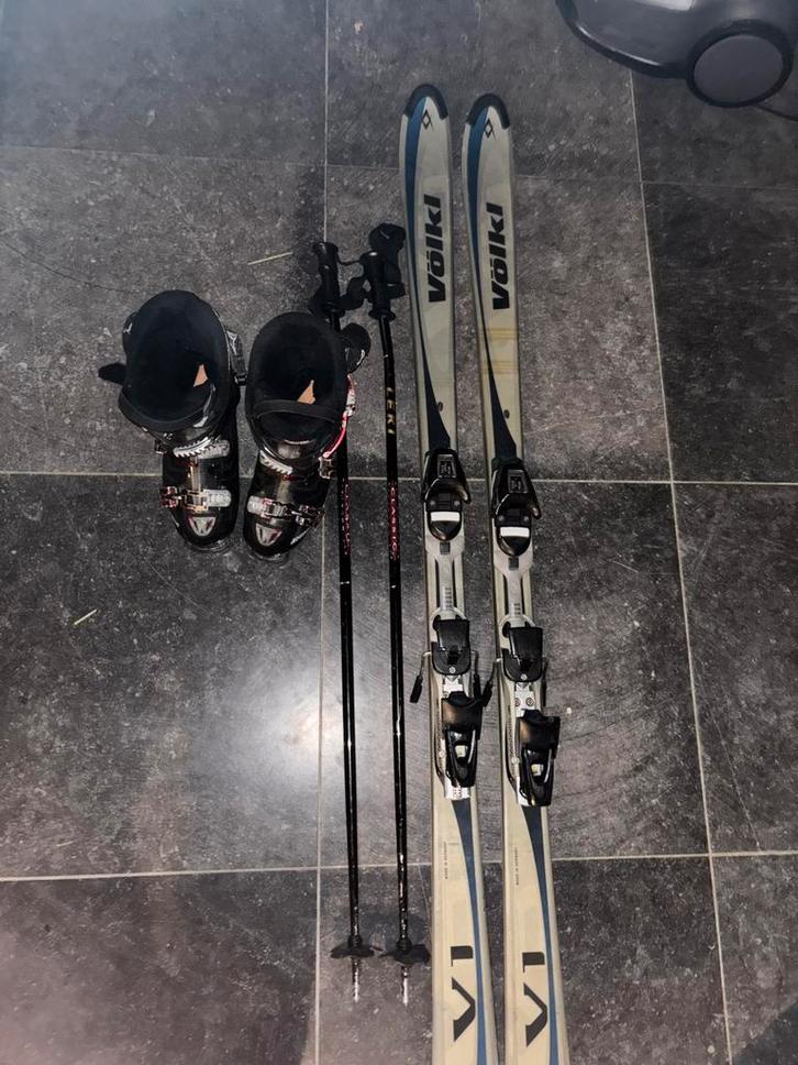 Ski set volwassenen, Sport en Fitness, Skiën en Langlaufen, Zo goed als nieuw, Ski's, Atomic, 160 tot 180 cm, Ophalen of Verzenden