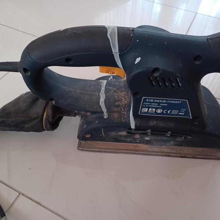 Vlakschuurmachine/schuurmachine  5€, Doe-het-zelf en Verbouw, Gereedschap | Schuurmachines, Vlakschuurmachine, Minder dan 600 watt