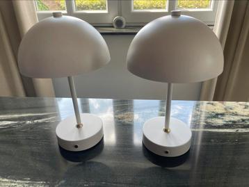 2x Batterijlamp met touchknop en timer 16x25cm beschikbaar voor biedingen