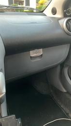 Daschbord klep nieuw toyota aygo grijs., Ophalen of Verzenden, Nieuw, Toyota