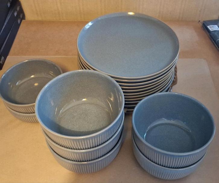 Ah royal van kempen en begeer servies borden en schaaltjes, Huis en Inrichting, Keuken | Servies, Zo goed als nieuw, Bord(en)
