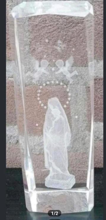 Mooi Maria met engelen in glas 15cm beschikbaar voor biedingen