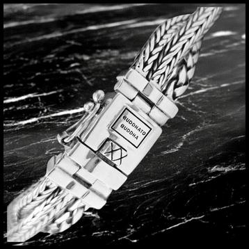TRIPLE MINI maat D+/E   z.g.a.n.  Buddha to Buddha armband beschikbaar voor biedingen