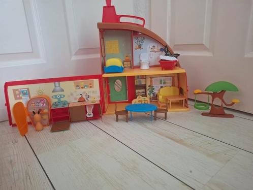 Bing huis – zo goed als nieuw, compleet + extra speelsetje, Kinderen en Baby's, Speelgoed | Poppenhuizen, Zo goed als nieuw, Poppenhuis