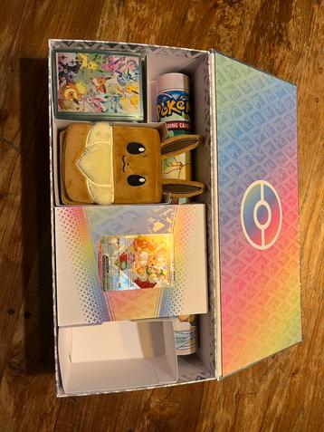 Prismatic evolutions super premium collection met promo beschikbaar voor biedingen