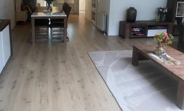 Laminaatvloer 70-80 m2, Doe-het-zelf en Verbouw, Vloerdelen en Plavuizen, Gebruikt, Laminaat, Kunststof, 50 tot 150 cm, 10 tot 30 cm