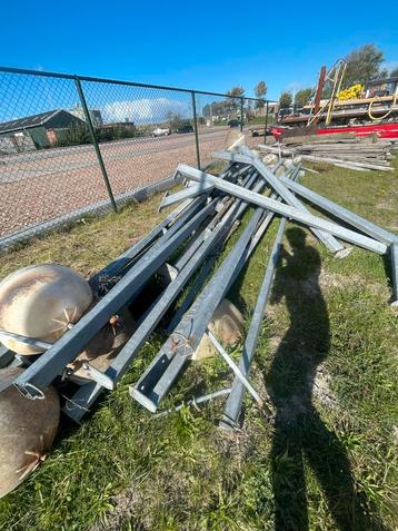 Vingerpieren steigers Havenhout beschikbaar voor biedingen