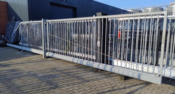 schuifpoort schuifhek HEXTA 11 mtr lang, 8 mtr doorgang, Tuin en Terras, Tuinpoorten, Gebruikt, Schuifpoort, Staal, 200 cm of meer