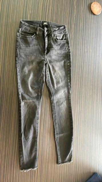 Only Jeans, mt M/32, donkergrijs beschikbaar voor biedingen