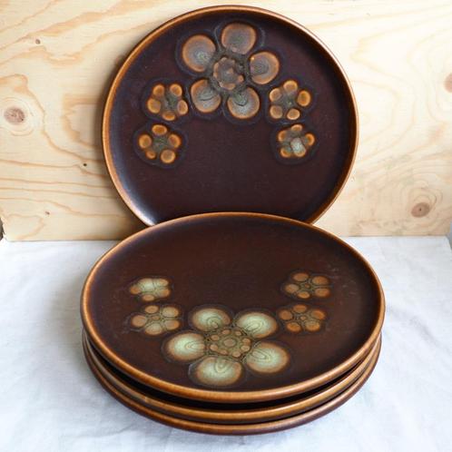 Vintage retro dinerborden bruin 4 st, Huis en Inrichting, Keuken | Servies, Zo goed als nieuw, Bord(en), Overige stijlen, Keramiek
