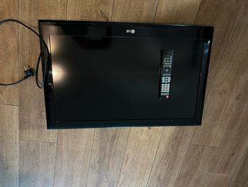 LG kleurentelevisie 32LE4500 met Vogels ophangbeugel beschikbaar voor biedingen