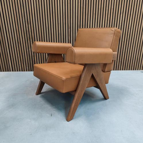 Cassina Capitol chair, Antiek en Kunst, Antiek | Meubels | Stoelen en Banken, Ophalen of Verzenden