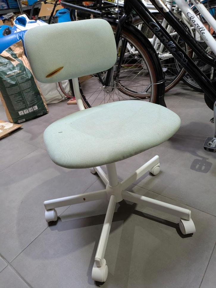 Gratis bureaustoel - Scheur in rugleuning, Huis en Inrichting, Bureaustoelen, Ophalen