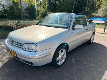 Liefhebber: Volkswagen Golf 1.8 Cabriolet 55KW 1999 Grijs beschikbaar voor biedingen