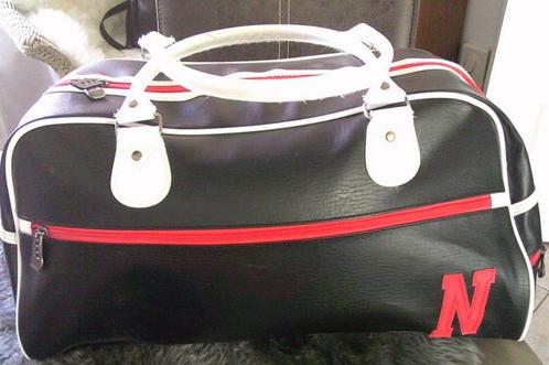 Retrobag Napolitana - Reistas - 34 Liter zwart/rood/wit, Sieraden, Tassen en Uiterlijk, Tassen | Sporttassen, Zo goed als nieuw