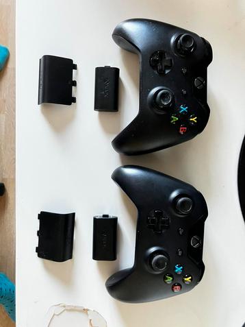 Xbox controllers met battery packs werken goed beschikbaar voor biedingen